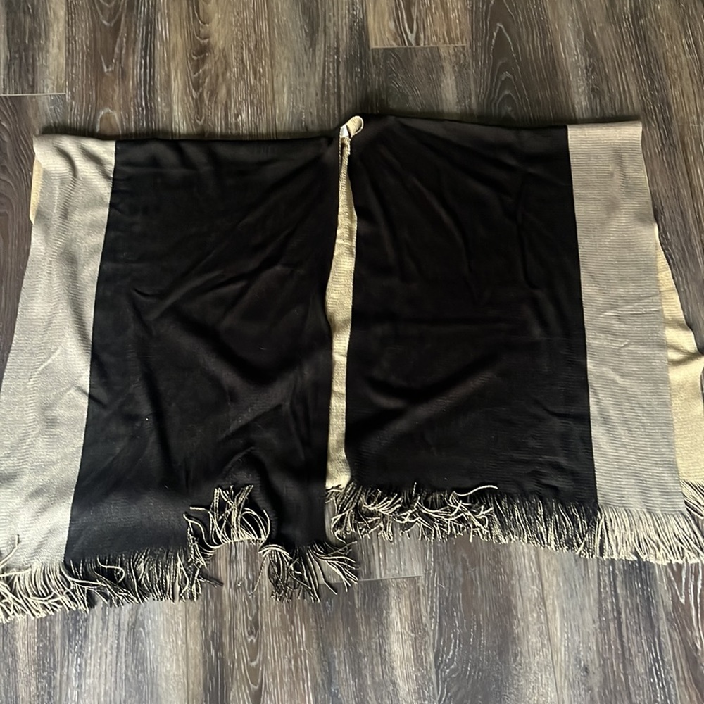 Croft & Barrow Beige and Black Wrap One Size OS - Picture 6 of 6